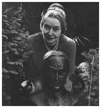 Elizabeth Klarer with statue of
                Meton